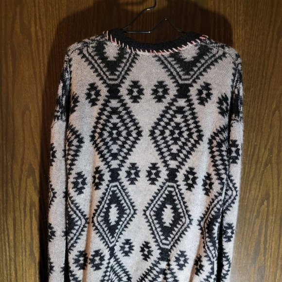 BKE Boho Chic Black and White Whip Stitched Lace Trim Geometric Cardigan Small - Picture 6 of 14